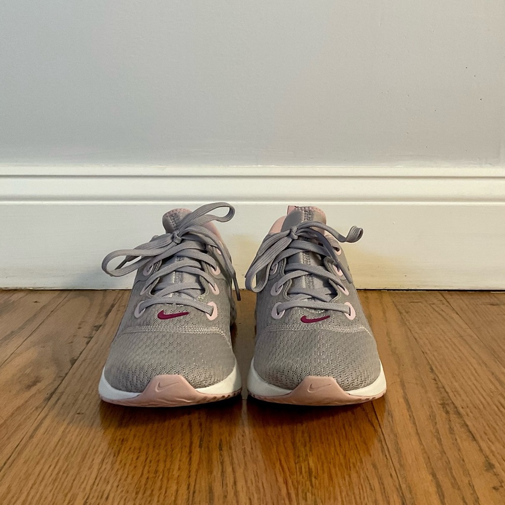 Nike Running Shoes Size 8 Womens